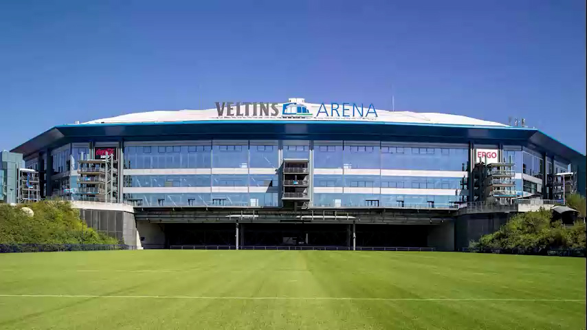 Außenansicht Veltins Arena Südkurve